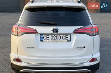 Внедорожник / Кроссовер Toyota RAV4 2015 в 