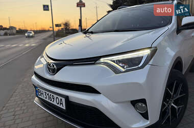 Внедорожник / Кроссовер Toyota RAV4 2016 в Одессе