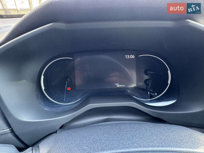 Внедорожник / Кроссовер Toyota RAV4 2019 в Сумах