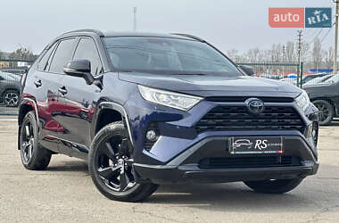 Внедорожник / Кроссовер Toyota RAV4 2020 в Киеве