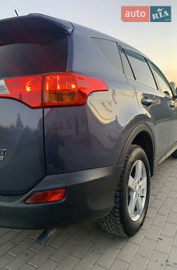 Внедорожник / Кроссовер Toyota RAV4 2013 в 