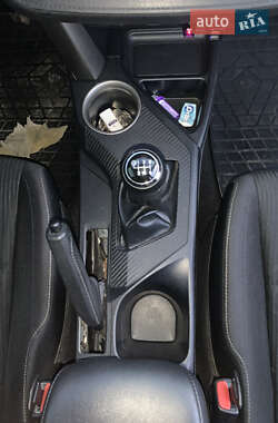 Внедорожник / Кроссовер Toyota RAV4 2013 в 