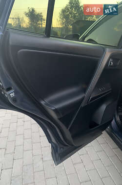 Внедорожник / Кроссовер Toyota RAV4 2013 в 