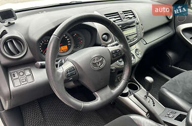 Позашляховик / Кросовер Toyota RAV4 2011 в Черкасах