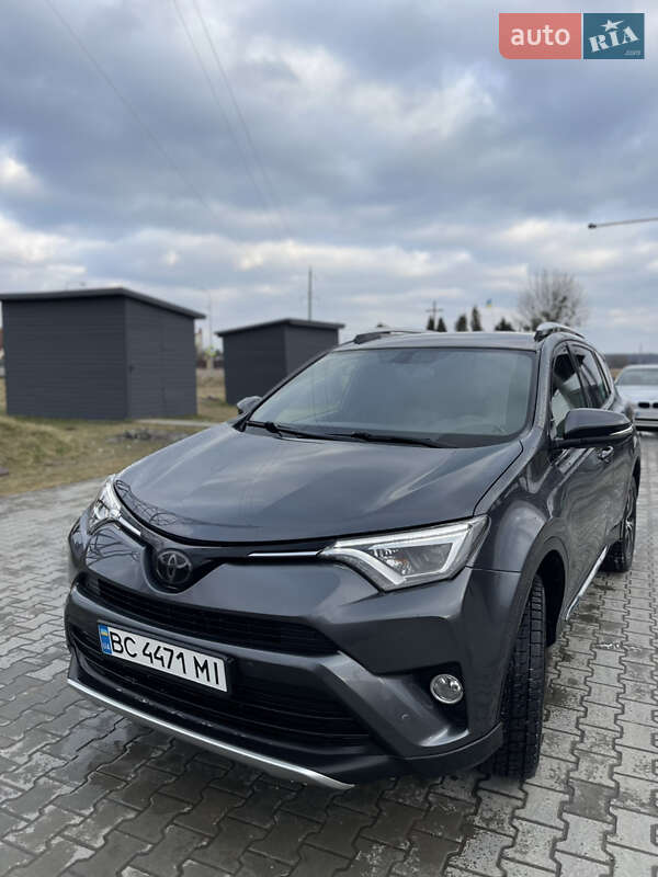 Внедорожник / Кроссовер Toyota RAV4 2014 в 