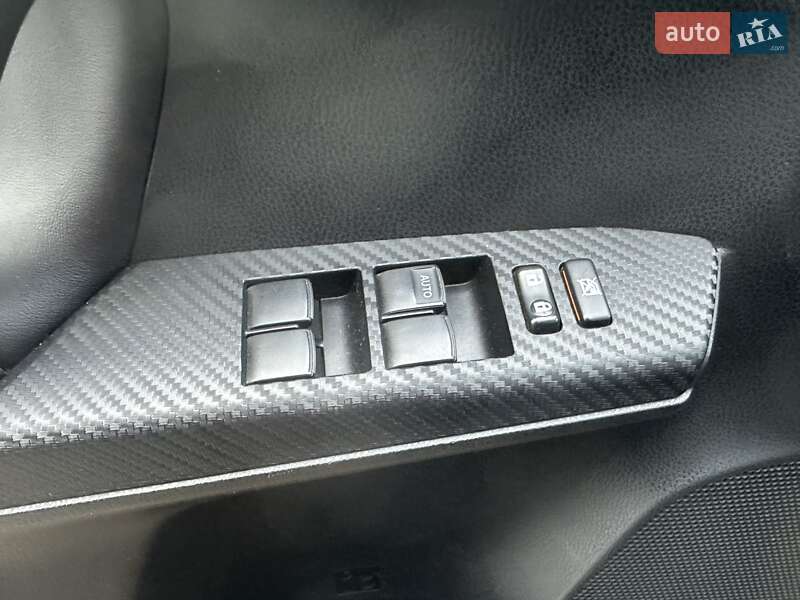 Позашляховик / Кросовер Toyota RAV4 2013 в Хмельницькому фото 17 Позашляховик / Кросовер Toyota RAV4 2013 в Хмельницькому