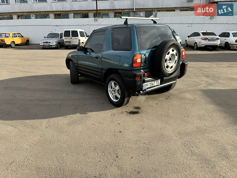 Внедорожник / Кроссовер Toyota RAV4 1995 в Николаеве
