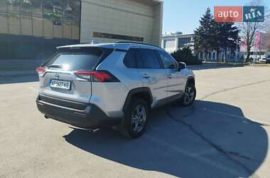 Внедорожник / Кроссовер Toyota RAV4 2019 в 