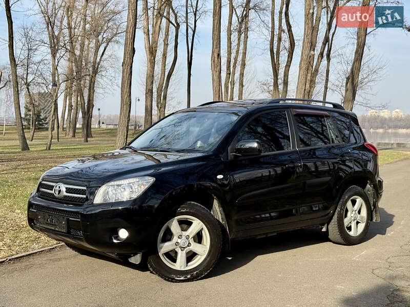 Внедорожник / Кроссовер Toyota RAV4 2006 в Киеве