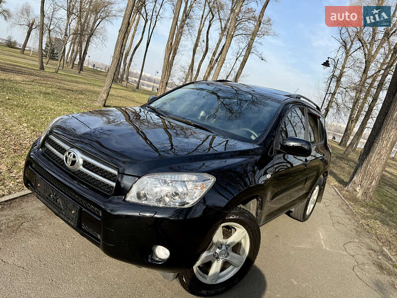 Внедорожник / Кроссовер Toyota RAV4 2006 в Киеве