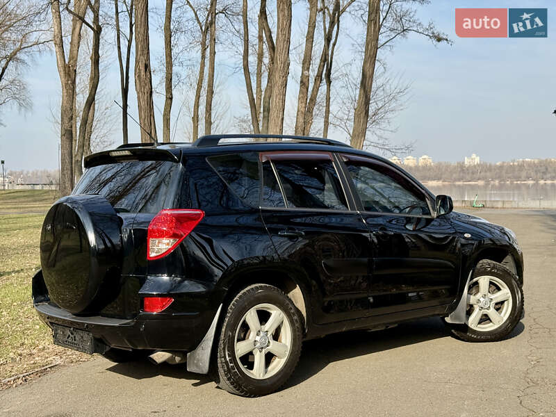 Внедорожник / Кроссовер Toyota RAV4 2006 в Киеве