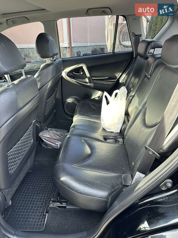 Внедорожник / Кроссовер Toyota RAV4 2008 в Малинцах