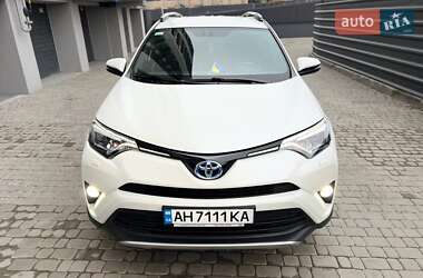 Внедорожник / Кроссовер Toyota RAV4 2016 в 