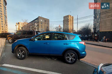 Внедорожник / Кроссовер Toyota RAV4 2016 в Киеве