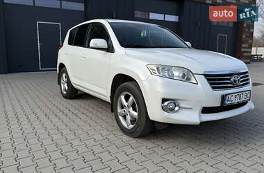 Внедорожник / Кроссовер Toyota RAV4 2012 в Нововолынске