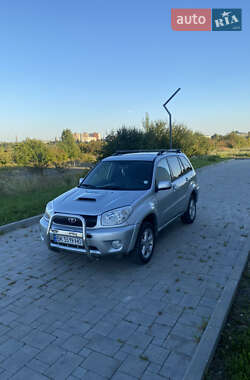 Позашляховик / Кросовер Toyota RAV4 2004 в Здолбуніві