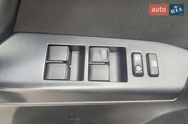 Внедорожник / Кроссовер Toyota RAV4 2017 в 