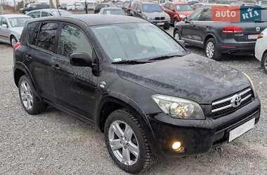 Внедорожник / Кроссовер Toyota RAV4 2007 в Ровно