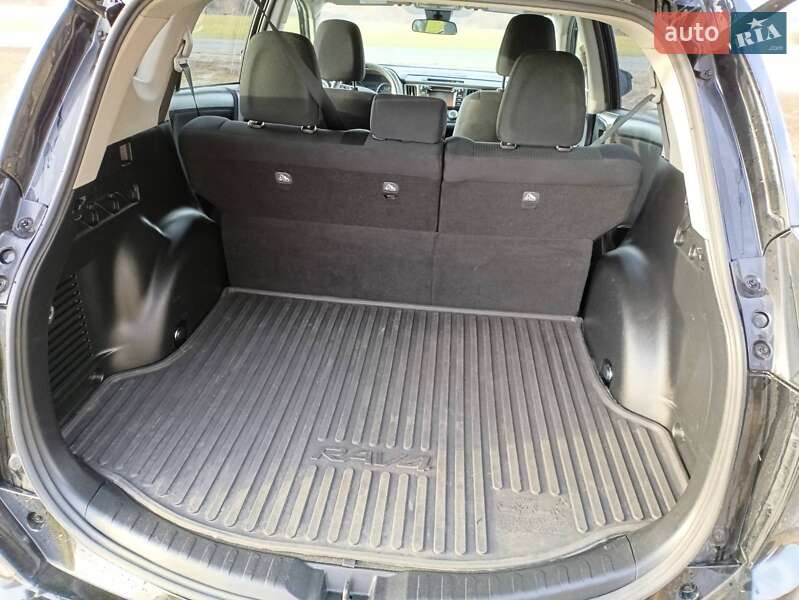Позашляховик / Кросовер Toyota RAV4 2017 в Києві
