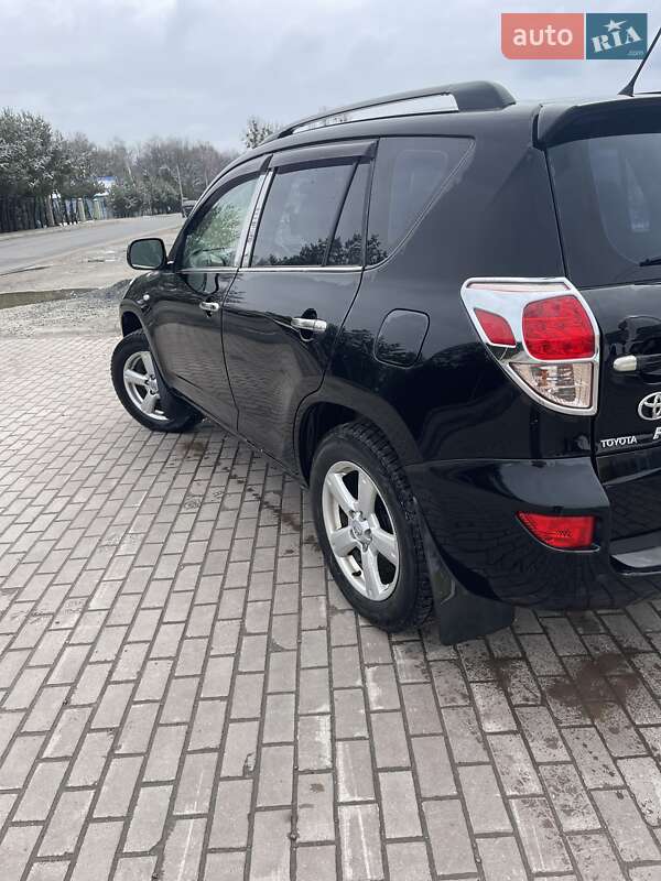 Внедорожник / Кроссовер Toyota RAV4 2007 в Новояворовске