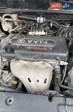Внедорожник / Кроссовер Toyota RAV4 2007 в 
