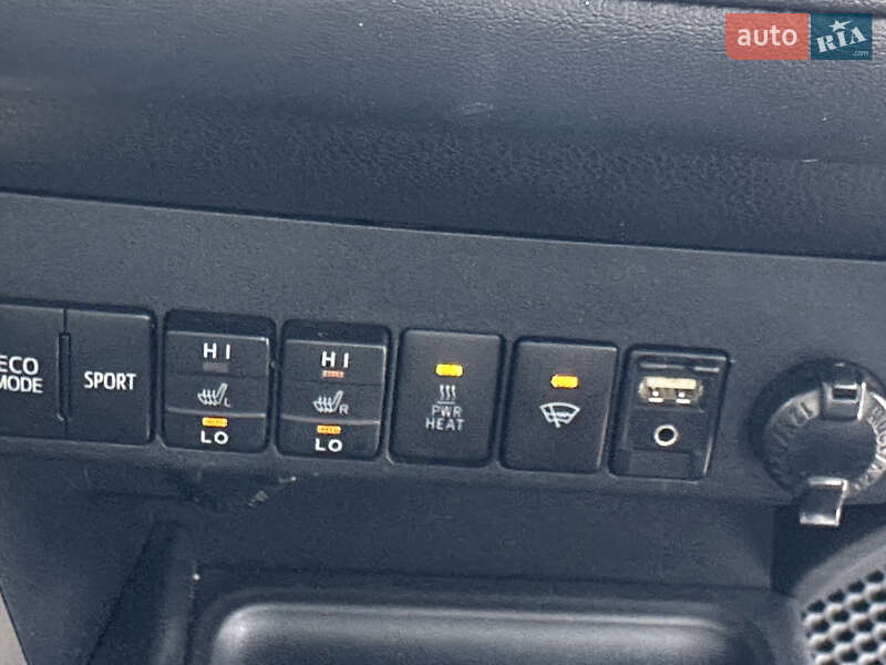 Внедорожник / Кроссовер Toyota RAV4 2014 в Киеве