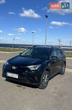 Позашляховик / Кросовер Toyota RAV4 2017 в Черкасах