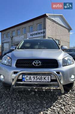 Позашляховик / Кросовер Toyota RAV4 2010 в 