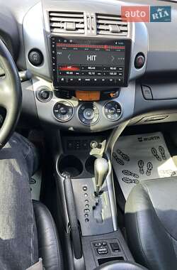 Позашляховик / Кросовер Toyota RAV4 2010 в 