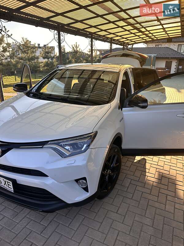 Внедорожник / Кроссовер Toyota RAV4 2018 в Одессе