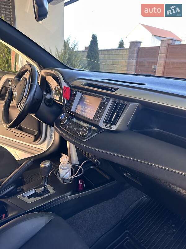 Внедорожник / Кроссовер Toyota RAV4 2018 в Одессе