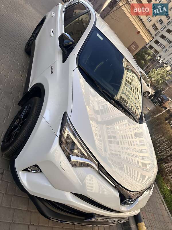 Внедорожник / Кроссовер Toyota RAV4 2018 в Одессе