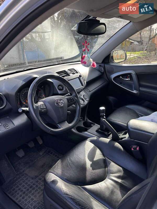 Внедорожник / Кроссовер Toyota RAV4 2009 в Кривом Роге