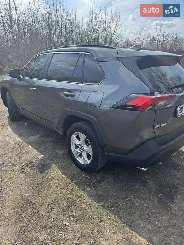 Позашляховик / Кросовер Toyota RAV4 2020 в Сумах
