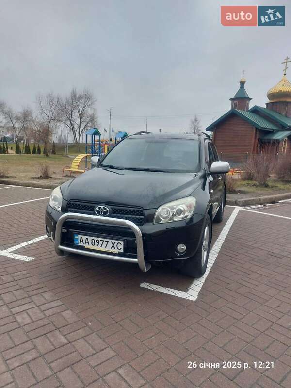 Внедорожник / Кроссовер Toyota RAV4 2006 в Киеве