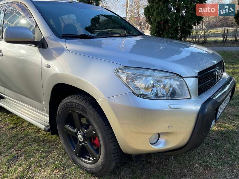 Внедорожник / Кроссовер Toyota RAV4 2007 в Киеве