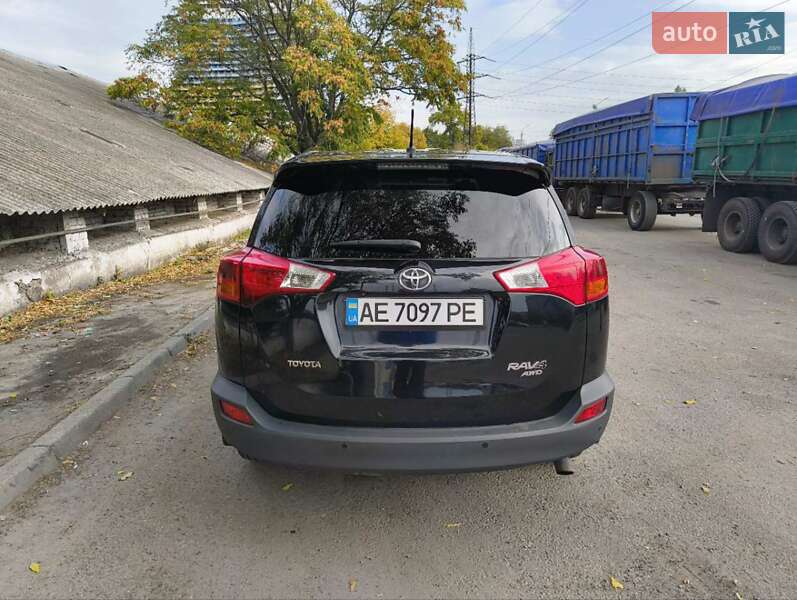 Внедорожник / Кроссовер Toyota RAV4 2015 в Днепре
