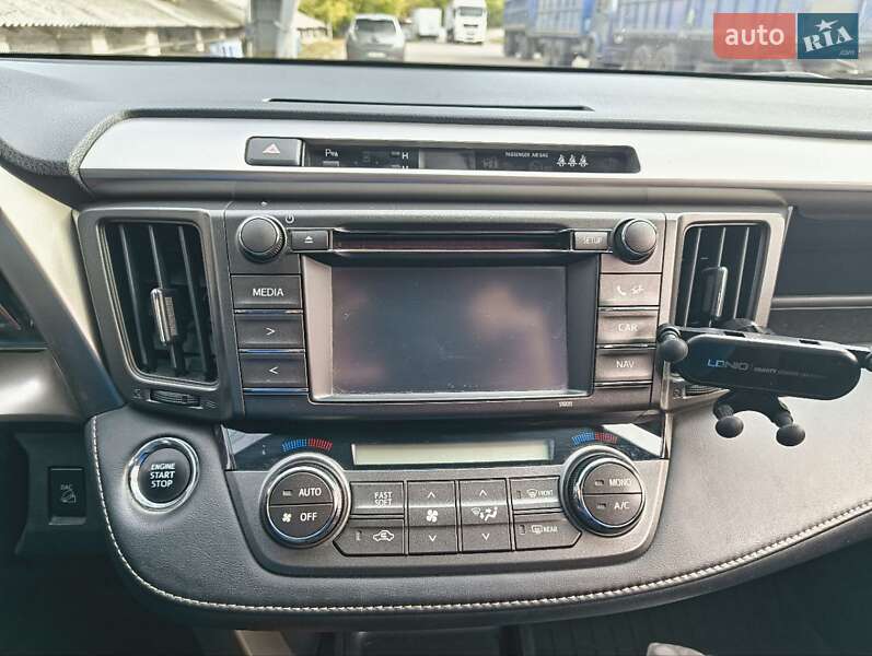 Внедорожник / Кроссовер Toyota RAV4 2015 в Днепре