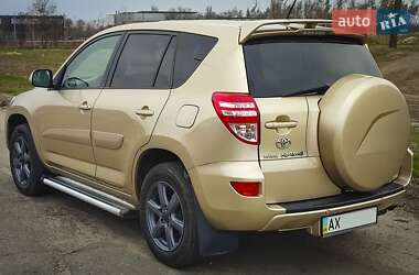 Внедорожник / Кроссовер Toyota RAV4 2009 в 