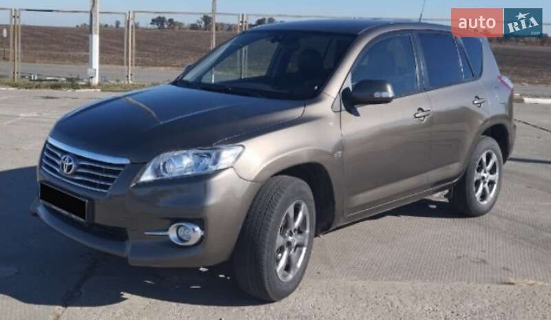 Внедорожник / Кроссовер Toyota RAV4 2010 в Днепре