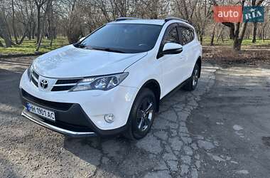 Позашляховик / Кросовер Toyota RAV4 2015 в 