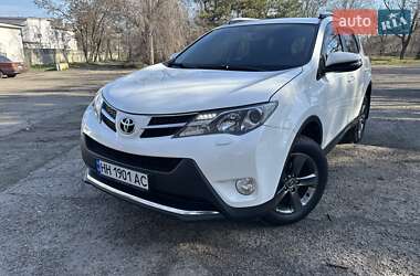 Позашляховик / Кросовер Toyota RAV4 2015 в 