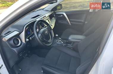 Позашляховик / Кросовер Toyota RAV4 2015 в 