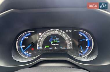 Внедорожник / Кроссовер Toyota RAV4 2021 в 