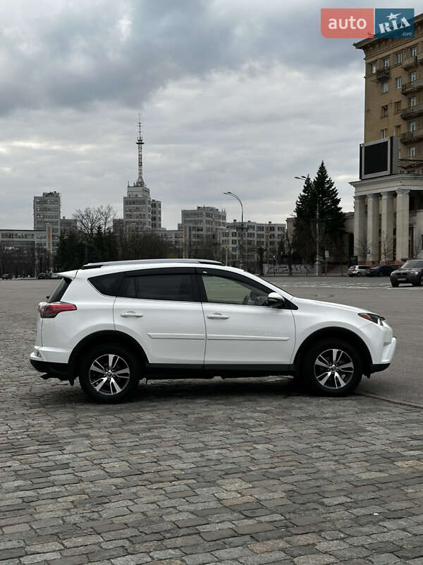 Позашляховик / Кросовер Toyota RAV4 2018 в Києві