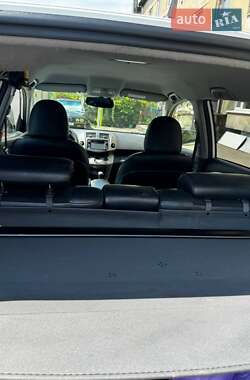 Позашляховик / Кросовер Toyota RAV4 2012 в 
