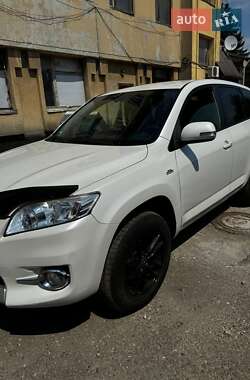 Позашляховик / Кросовер Toyota RAV4 2012 в 