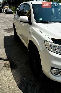 Позашляховик / Кросовер Toyota RAV4 2012 в 