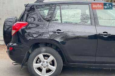 Внедорожник / Кроссовер Toyota RAV4 2006 в 