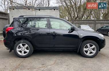 Внедорожник / Кроссовер Toyota RAV4 2006 в 